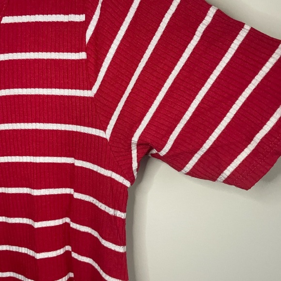 Lularoe Red and White Striped Perfect T-shirt - Picture 4 of 7